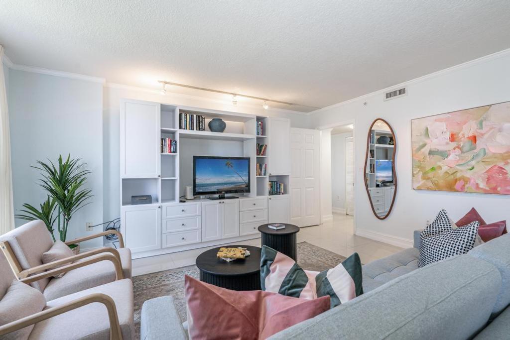 Bayview Bliss 2br 2ba In Coconut Grove Parking Included * Miami
